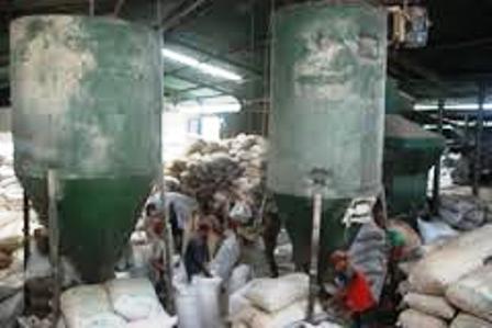 Produksi Pakan di KPSP Setia Kawan