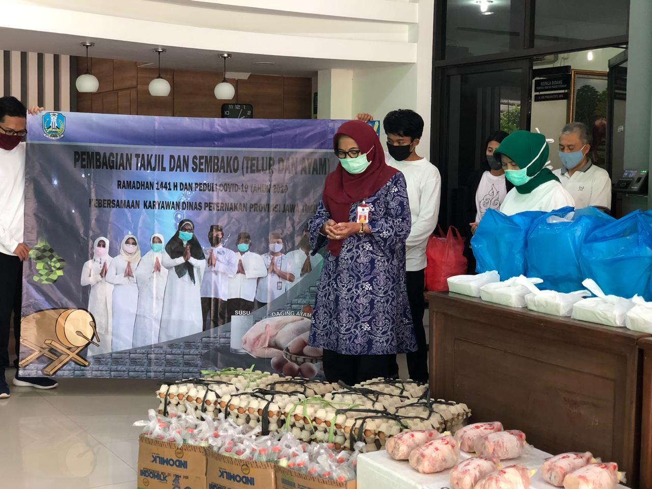 bagi takjil dan penyerahan bantuan