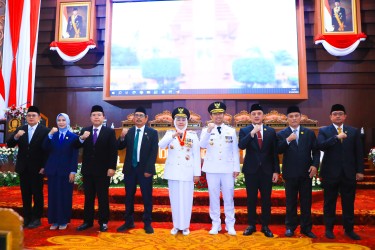 Khofifah Mantap Paparkan Visi-Misi Pembangunan Jatim 2025-2030