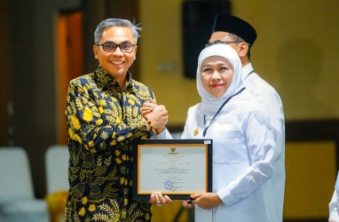 PEMPROV JATIM MENERIMA PENGHARGAAN DARI KPK